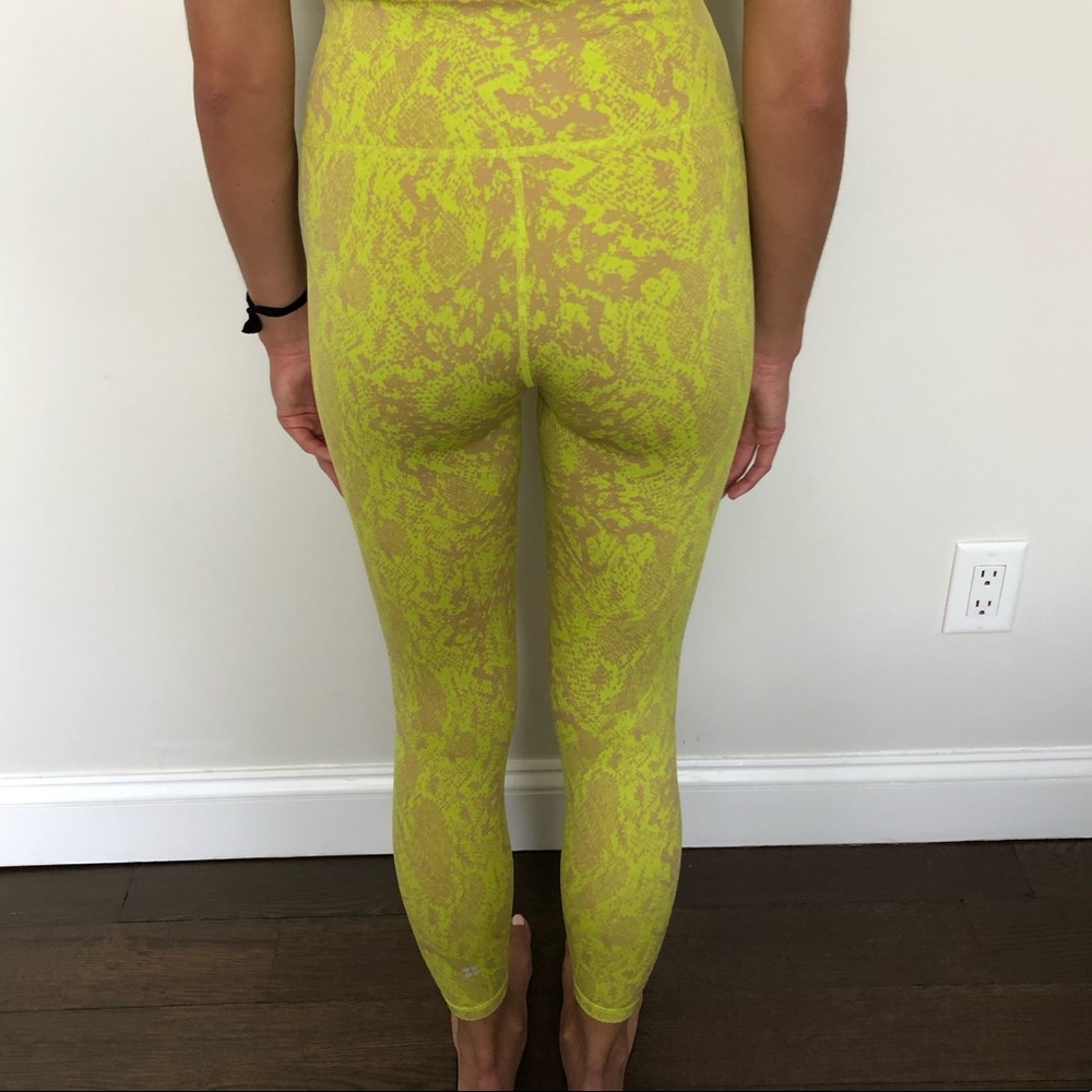 Sweaty Betty jacquard workout snakeskin Legging xs
